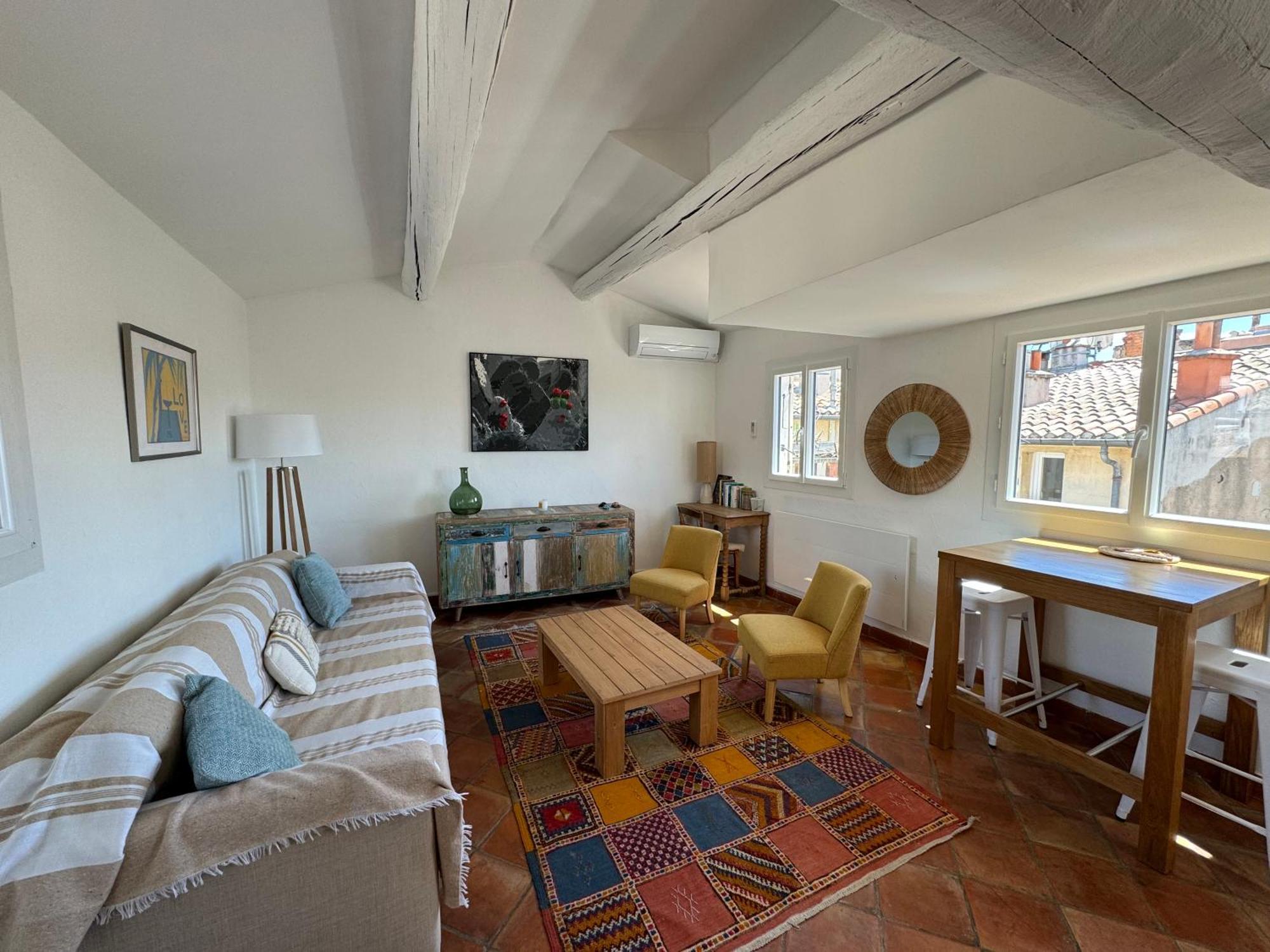 Apartment 2 Pieces Climatise En Duplex Avec Terrasse